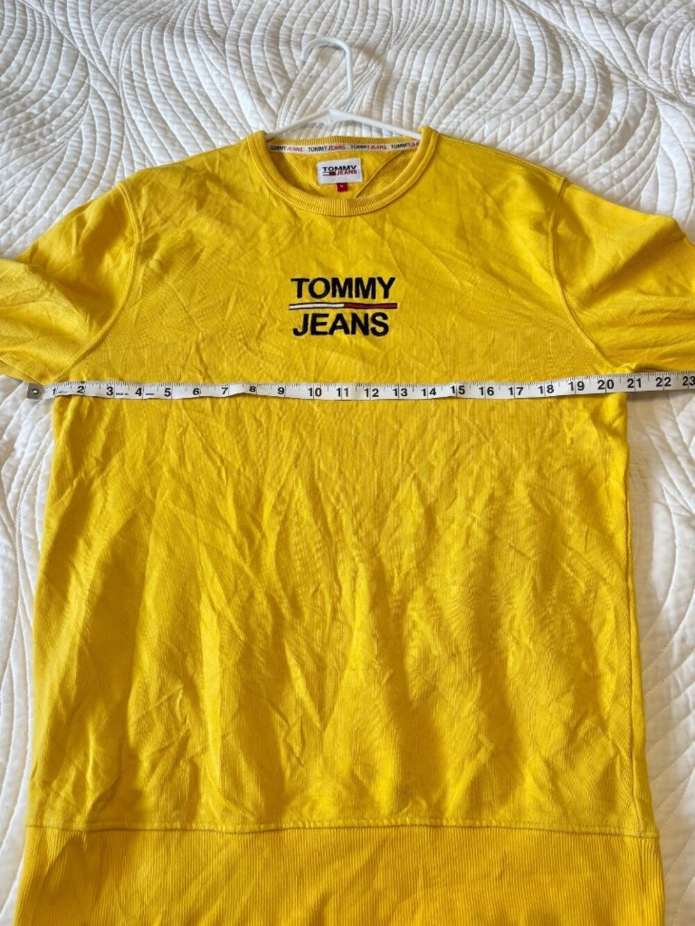 Tommy Jeans Yellow Crewneck Sweatshirt Men’s Medium Retro Logo Pullover - Picture 5 of 6